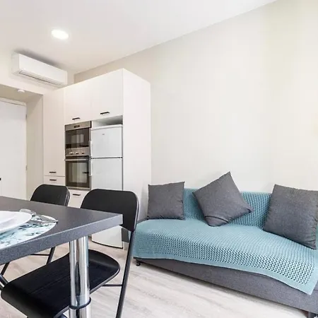 1 Bed, Center Of With Ac شقة *