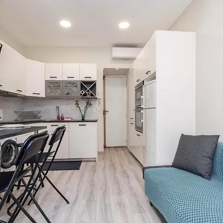 1 Bed, Center Of With Ac Apartamento