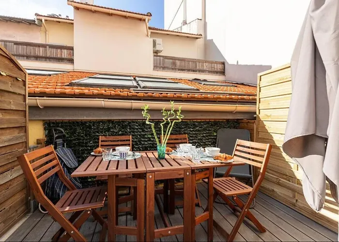 1 Bed, Center Of With Ac Nice