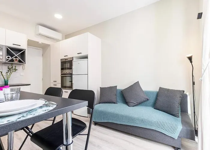 1 Bed, Center Of With Ac Apartmán *